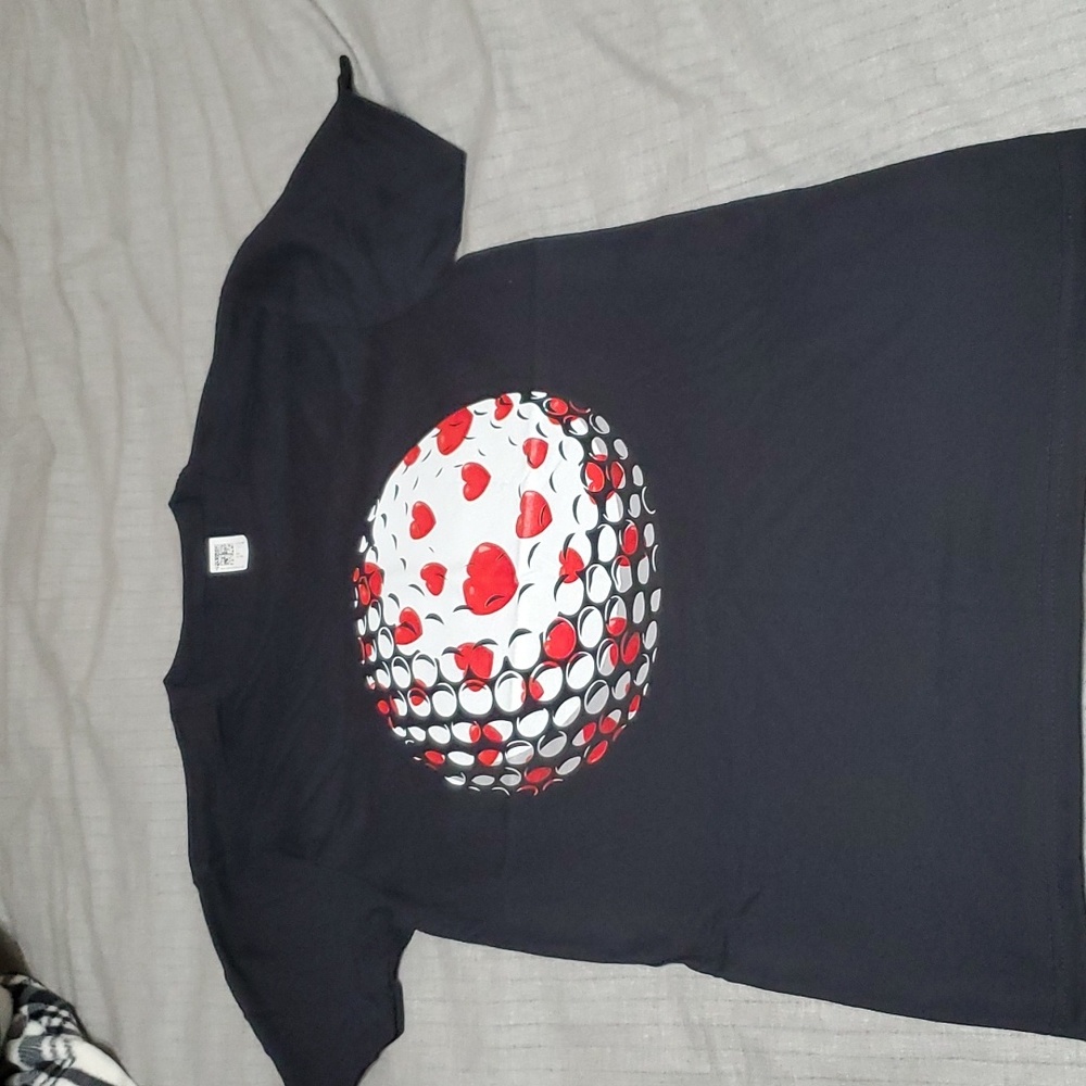 Golfball with hearts tshirt